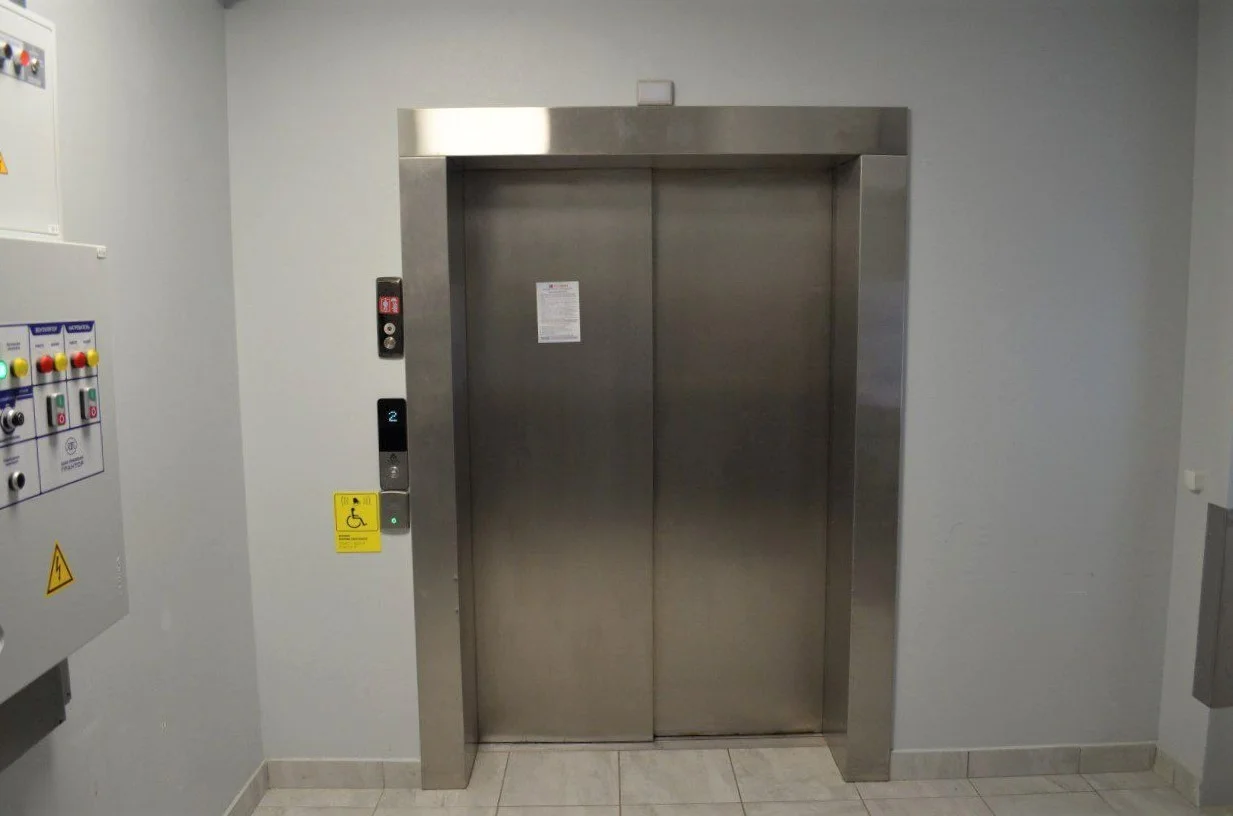 В Областной клинической больнице введен в эксплуатацию новый лифт