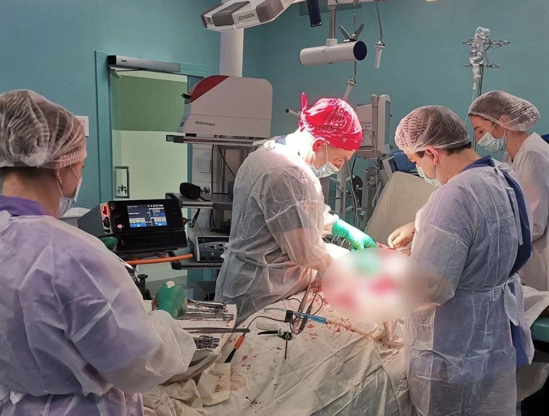 Калининградские врачи онкоцентра провели уникальную операцию по удалению редкого вида злокачественной опухоли