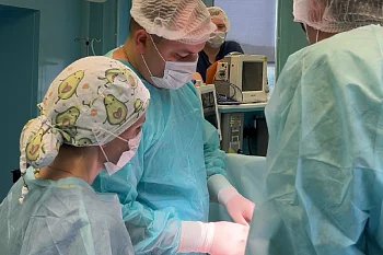 Врачи Перинатального и Онкологического центров успешно прооперировали беременную с опухолями яичников Врачи Перинатального и Онкологического центров успешно прооперировали беременную с опухолями яичников